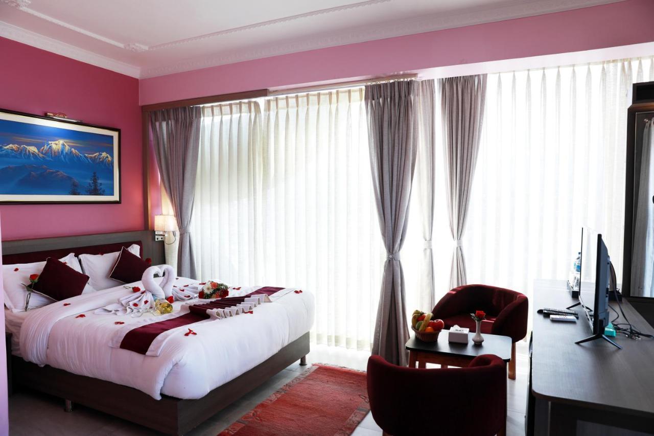Hotel Task International Pokhara Exterior photo