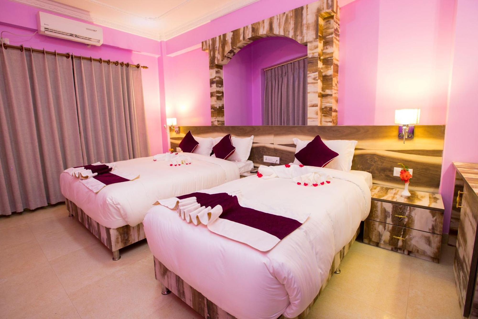 Hotel Task International Pokhara Exterior photo