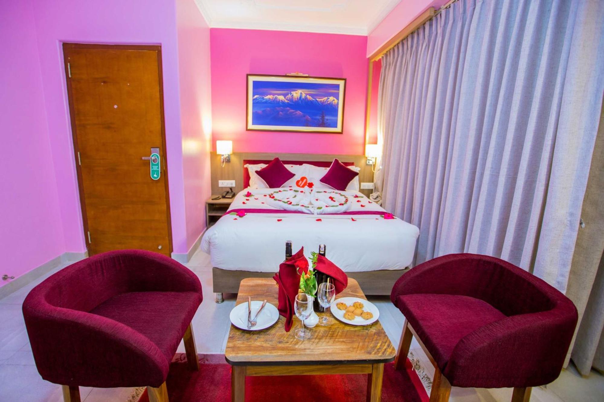 Hotel Task International Pokhara Exterior photo
